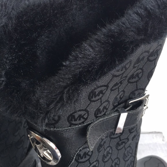 SOLDMichael Kors Fulton Mid Rain boots w/ Faux Fur - Picture 7 of 8